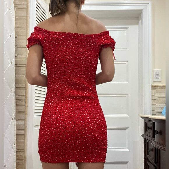 Gab & Kate Red off the shoulder dress - Picture 2 of 7